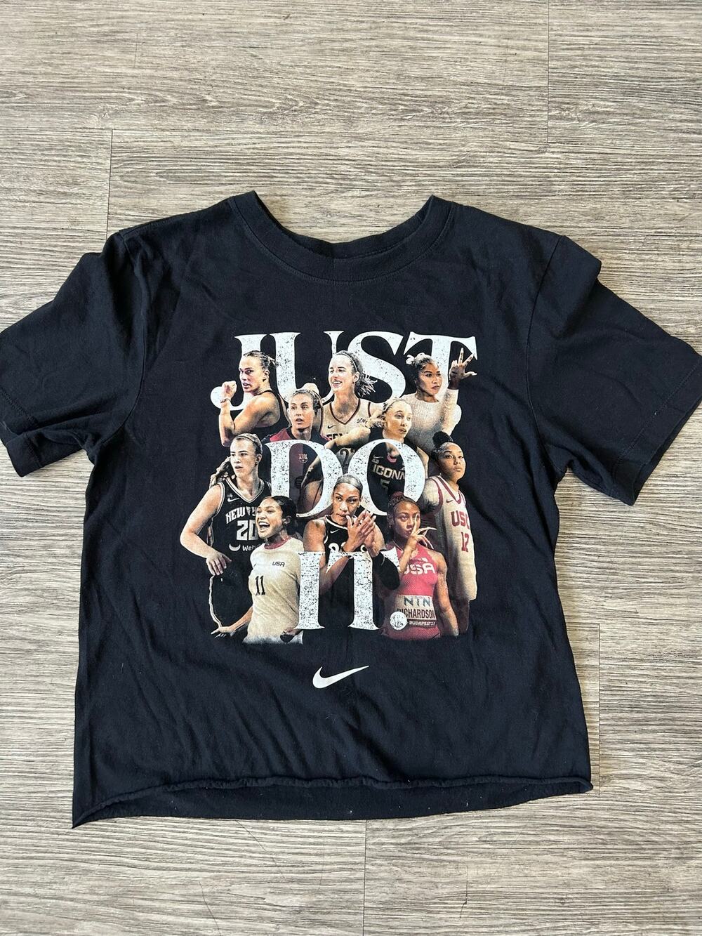 Nike Womens Graphic Cropped T Shirt Small Black Athletes WNBA Caitlin Clark